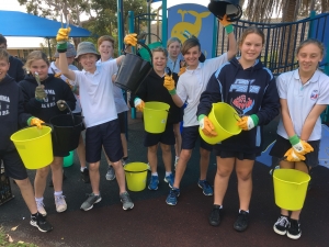 Narooma PS students getting ready for a waste audit